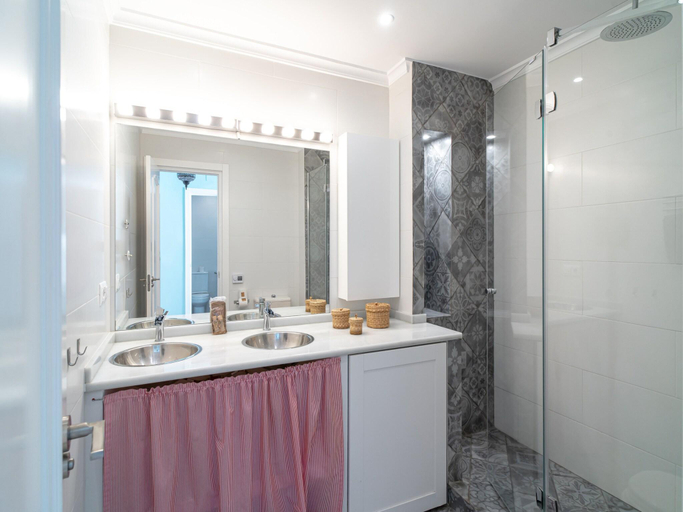 Bathroom 3, Apartment in Nerja near Carabeillo Beach, Málaga