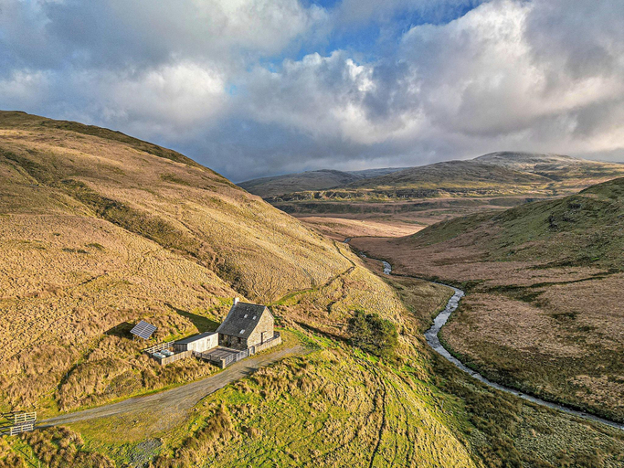 3, Cottage in Cambrian Mountains near Dyfi Biosphere, Ceredigion