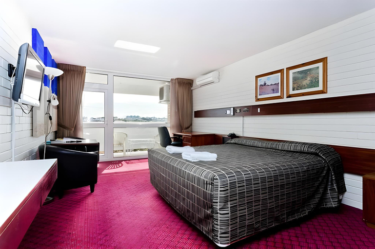 Bedroom 2, Indian Ocean Hotel, Stirling