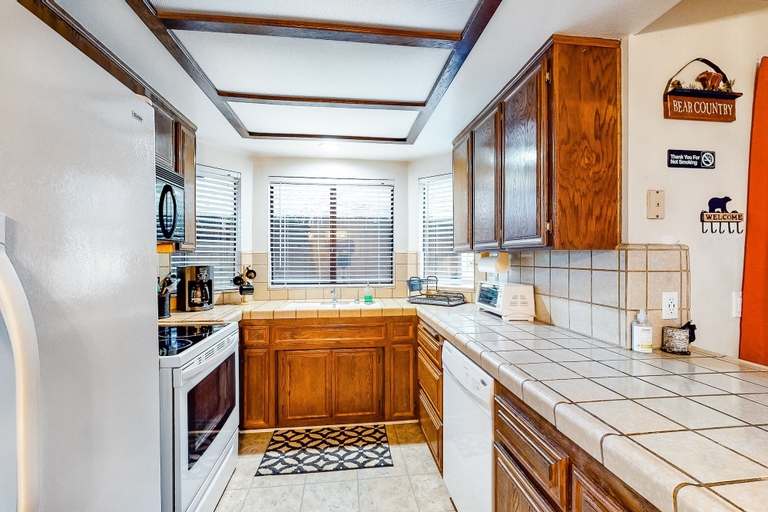 Private kitchen 3, Rosie's Hideaway #331, San Bernardino