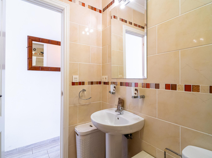 Bathroom 3, Apartment in Nerja near Burriana Beach, Málaga