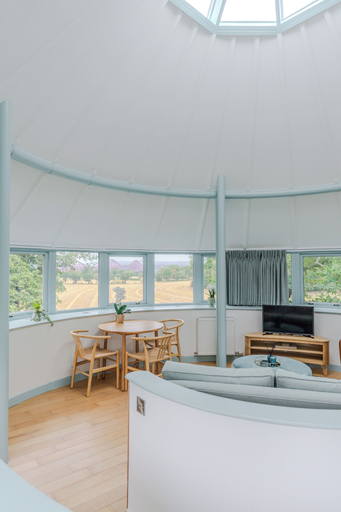 Living area 3, Retreat to the Water Tower, Edinburgh