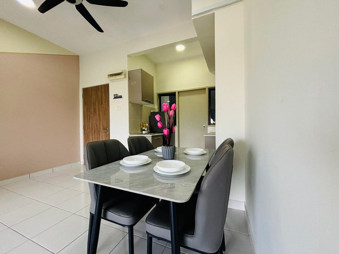 Others 3, Nilai Apartments, Seremban