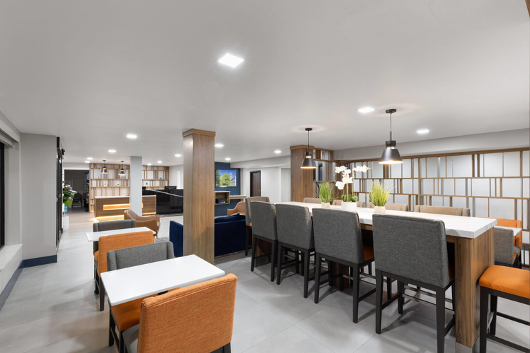 Food & Drinks 5, La Quinta Inn & Suites Springdale, Washington