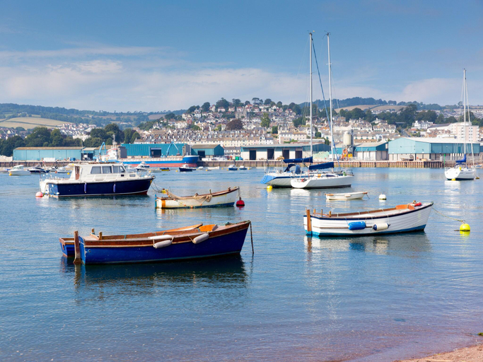 4, Penthouse Apartment in Teignmouth, No Deposit, Devon