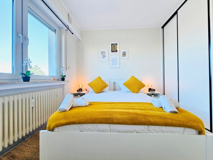Room 4, Chic Urban Stay 2BR with parking, Luxembourg