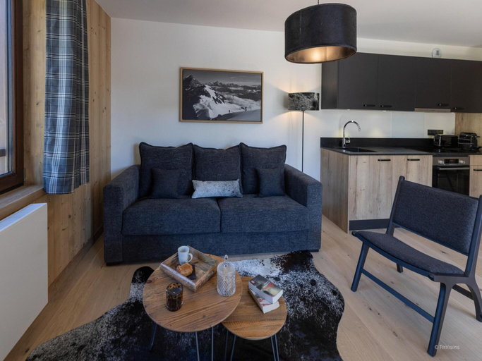2, Chalet in Chantemerle with Family Amenities, Hautes-Alpes