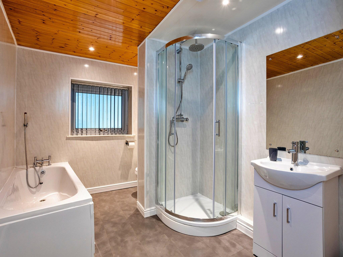 3, Bungalow in Mainsforth with Games Room, Durham