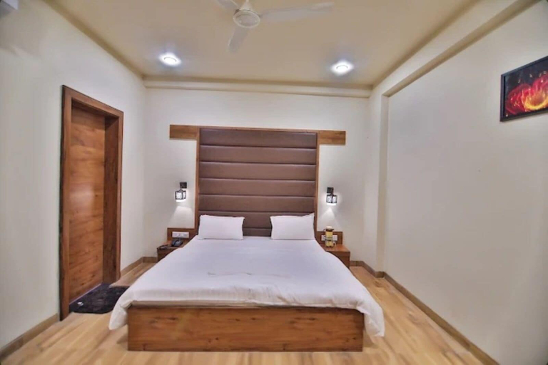 Room 3, Shyam Inn, Mathura