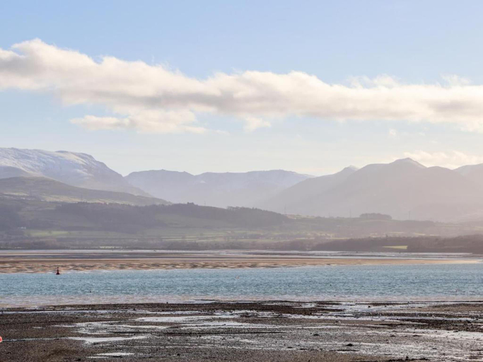 4, Apartment in Beaumaris with Sea Views, Anglesey