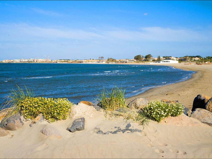 4, Beachside Apartment with Pool, Hérault