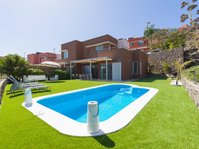 3, Villa With Heated Pool in Salobre, Las Palmas