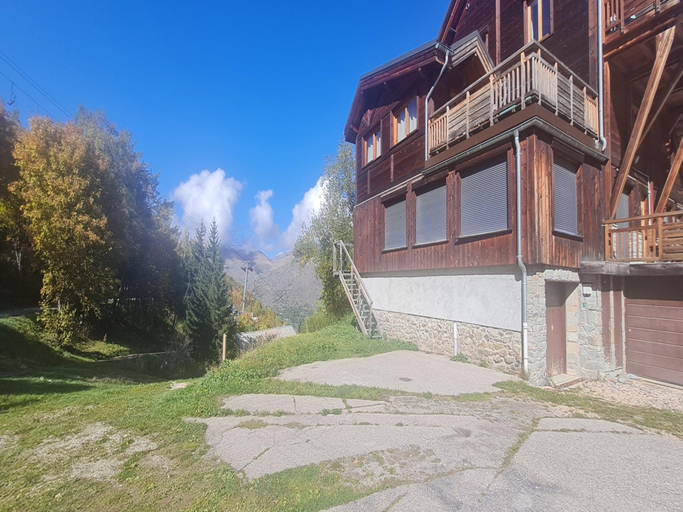 5, Alpine Apartment for 6 Guests, Isère