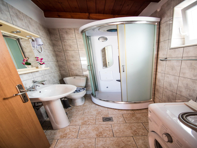 Bathroom, Apartment in Chania near Nea Hora Beach, Crete