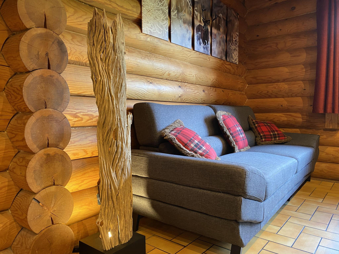 2, Chalet in La Bresse with Hot Tub Mountain Views, Vosges
