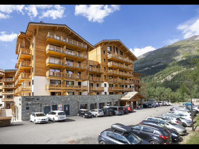 4, Apartment in France with Valley Views  Spa, Savoie