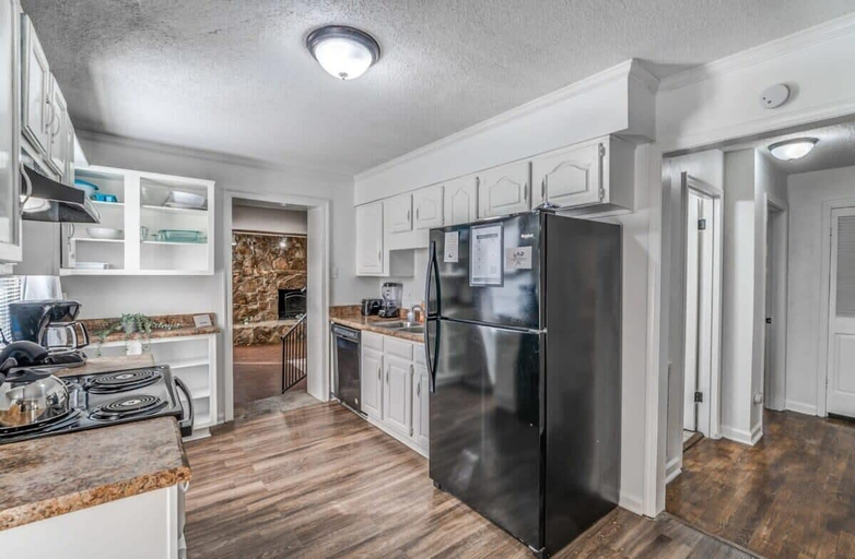 Private kitchen 2, Parnassus Cottage, Shelby