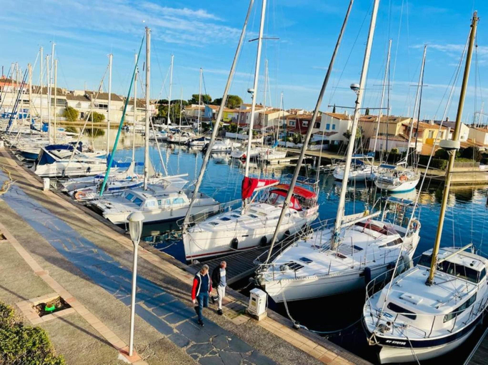 3, Beachside Apartment with Pool, Hérault