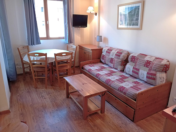 3, Apartment for 6 people in Val Cenis, Savoie
