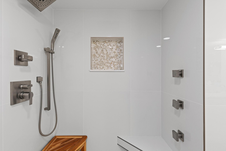Bathroom 2, Sandpiper 111, Volusia