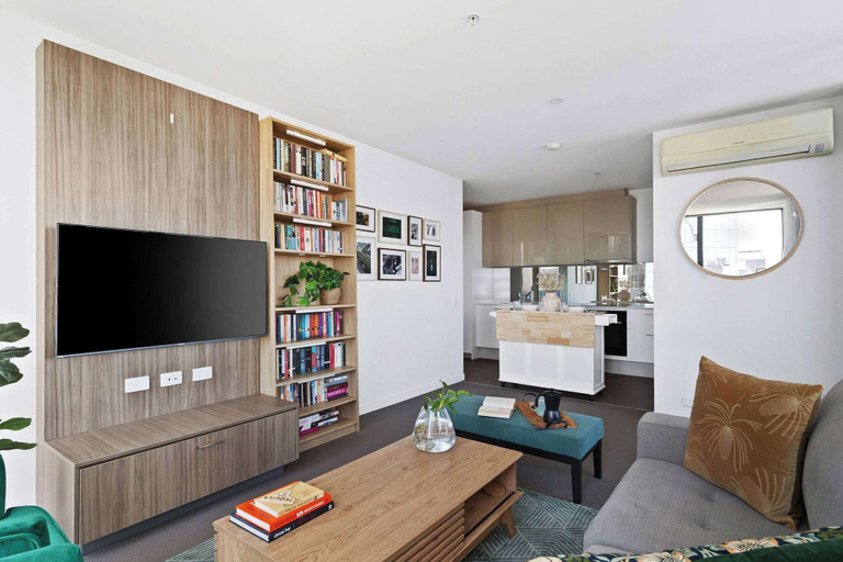 Interior 3, A Cozy 2BR Apt With Harbour Views and Free Parking, Melbourne