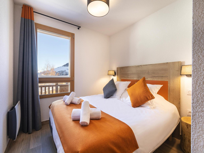 5, Apartment in Les Deux Alpes with Alpine Views, Isère