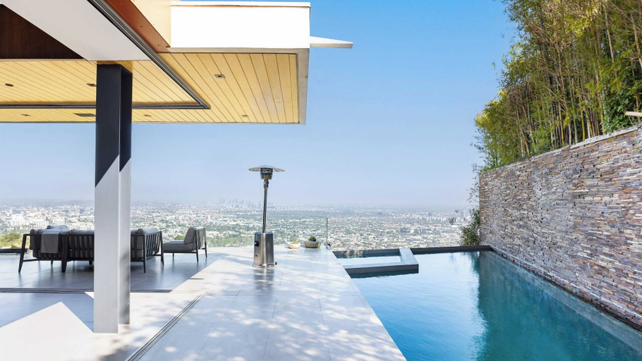 Sport & Beauty 5, Hollywood Overlook by Avantstay Private Pool + Hot Tub Panoramic Views, Los Angeles
