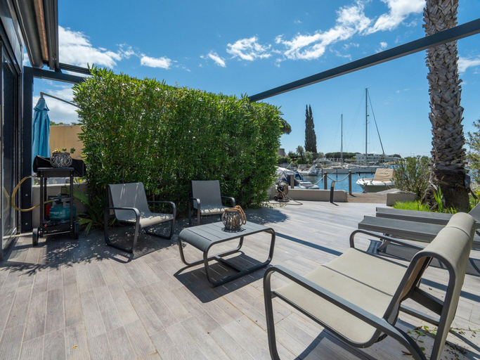 Others 2, Villa in Le Grau du Roi with Stunning Sea Views, Gard
