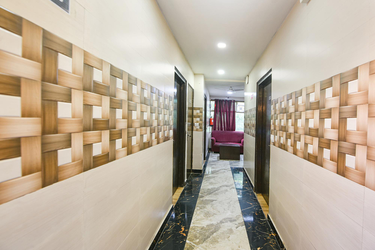 Lobby 5, Fabexpress The Heights, Delhi