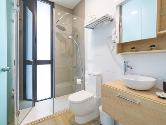 Bathroom, Apartment in Las Palmas near Playa Canteras, Las Palmas