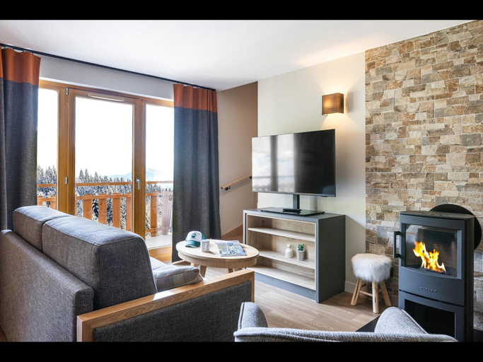3, Apartment in France with Ski-inSki-out Access, Hautes-Alpes