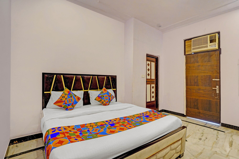 Room 5, Fabhotel Rn Residency, Gautam Buddha Nagar