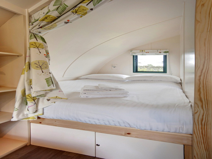 5, Cabin by Langley Dam with Lakeside Charm, Northumberland