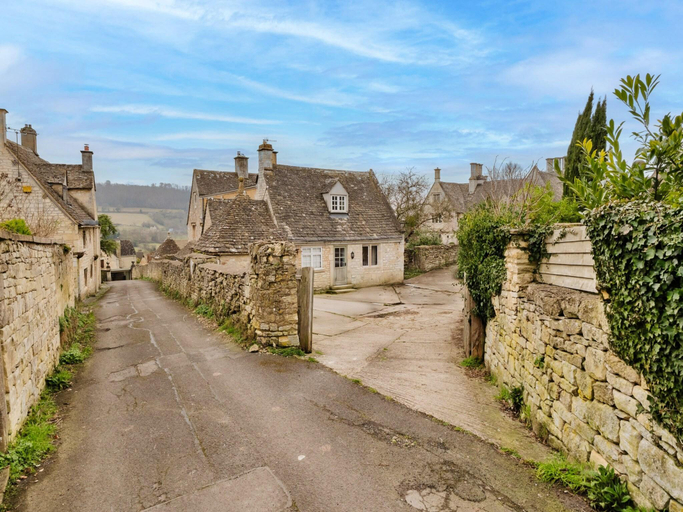 4, Cottage in Painswick near Cotswold Way, Gloucestershire
