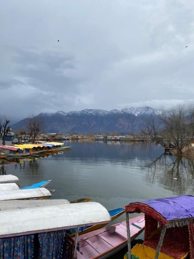 Miscellaneous 2, Lake side stays, Srinagar