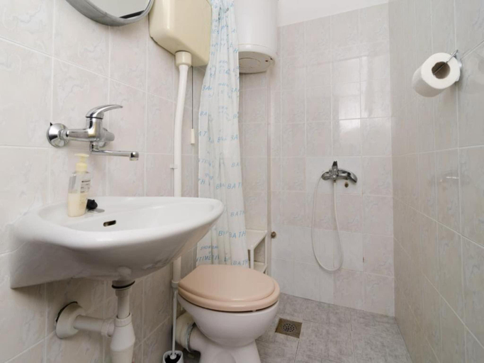 Bathroom 3, Apartments Dalmatin Zuljana - Superior Studio Apartment 2, Ston