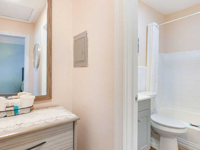 Bathroom 3, Bella Sirena Inn, Pinellas