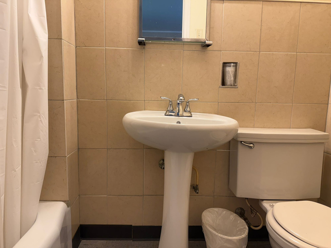 Bathroom 5, Tourest Motel, La Salle