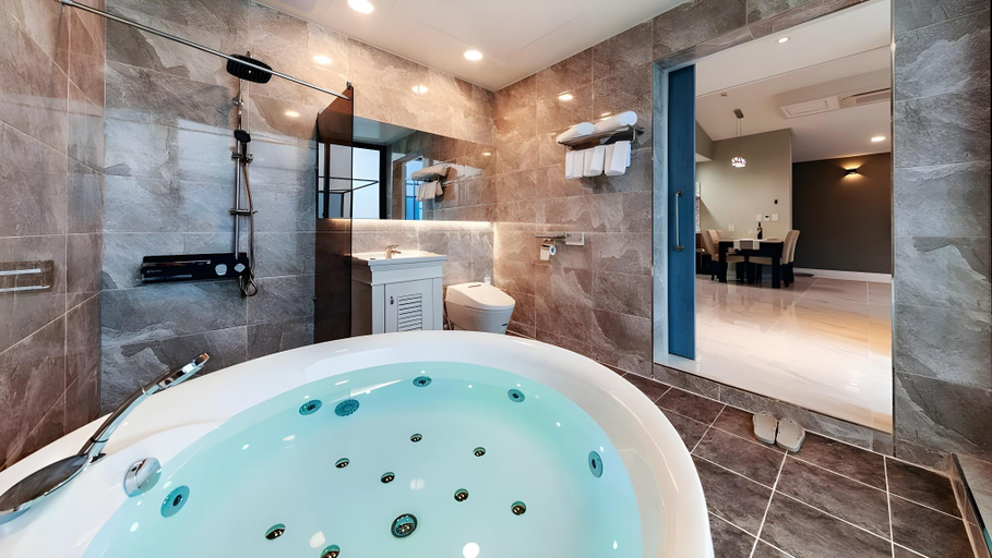 Bathroom 3, Paju Obladi Pool Villa, Paju