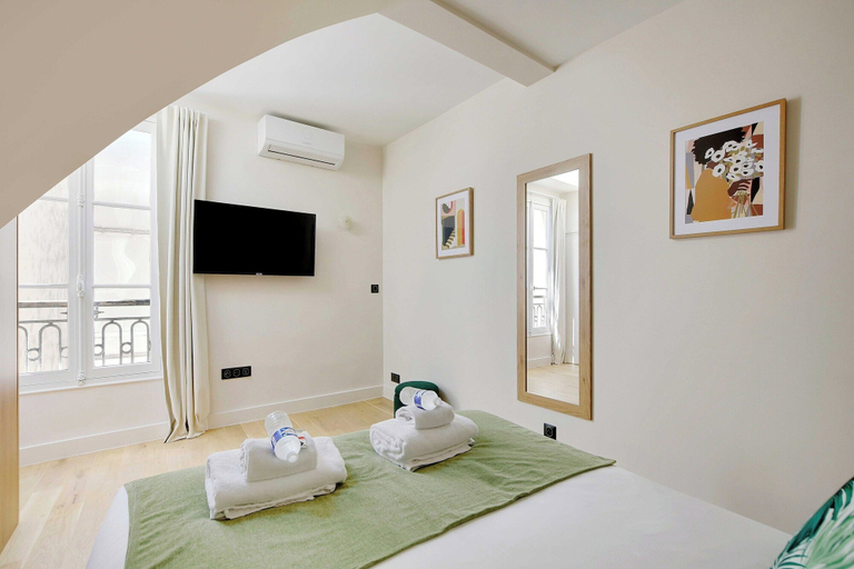 Room 5, Apt a/c 1br/2p - Saint-lazare/les Champs Elysee, Paris
