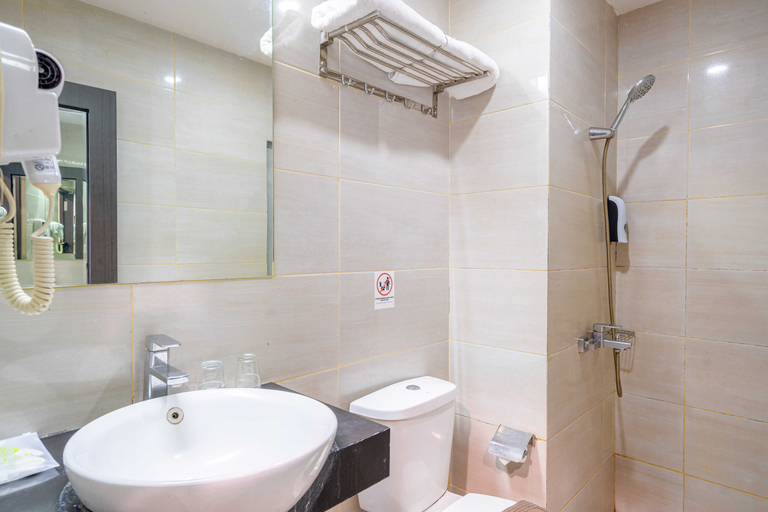 Bathroom 5, Fresh Hotel Sukabumi, Sukabumi