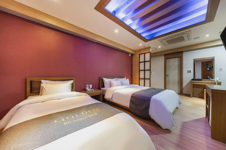 Bedroom 4, Seosan Daesan Golden Business Hotel, Seosan