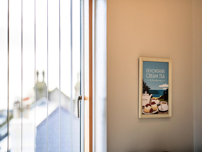 3, Apartment in Teignmouth with Sea Views, Devon