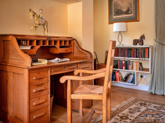 2, Cottage in Kingham with Private Pool Access, Oxfordshire