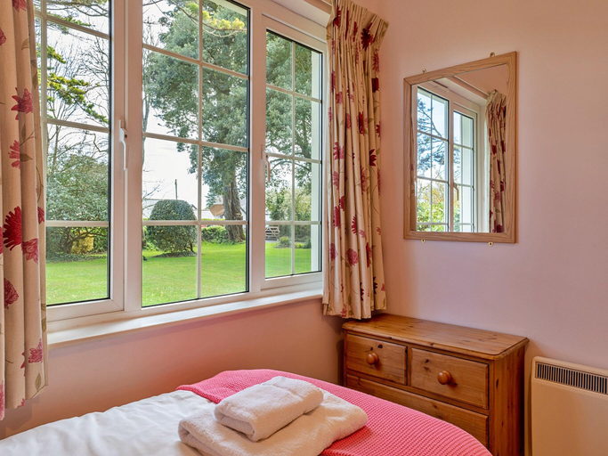 4, Cottage in Cornwall Near Sandy Beach, Cornwall