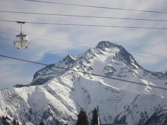 2, Stylish Apartment Near Slopes, Isère