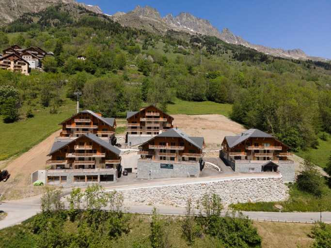 4, Apartment in Vaujany near Alpe dHuez, Isère