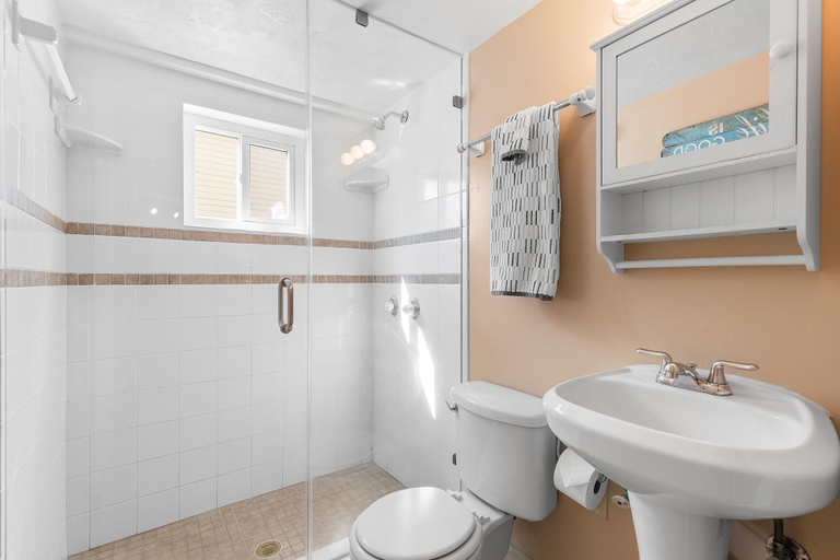 Bathroom, Son and Sand, Volusia