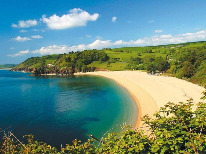4, Lodge near Blackpool Sands, No deposit, Devon