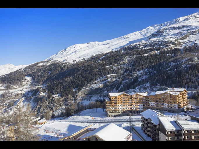 5, Apartment in Tignes with Spa and Pool, Savoie
